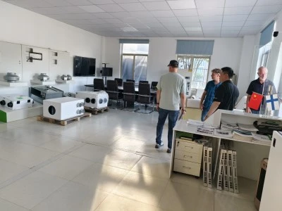 Els clients estrangers van visitar Enchoy (Suzhou) Ventilation System Co., Lt...